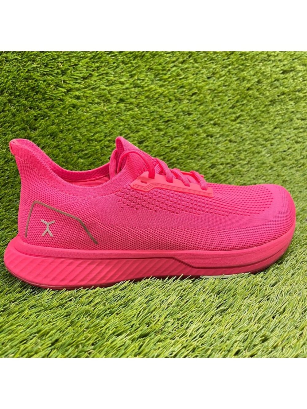 Flux Footwear Adapt Runner Neon Pink Mens Size 10.5 Athletic Knit Shoes Sneakers